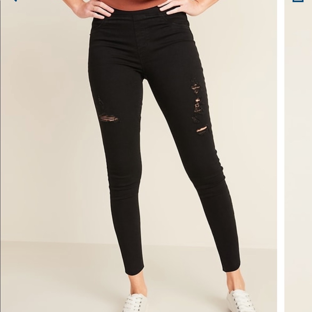 Old Navy Mid-Rise Black Distressed Skinny Ankle Rockstar Jeans Size 8.